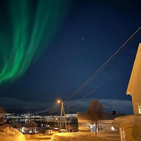 Arctic Retreat - Lovely Next To Amazing Nature Daire